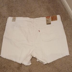 Levis High Rise 501 Fit Through Hip 24